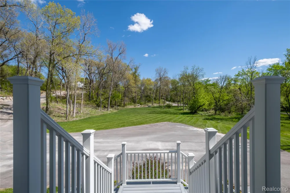 10195 Bennett Lake Road Tyrone Township, MI 48430