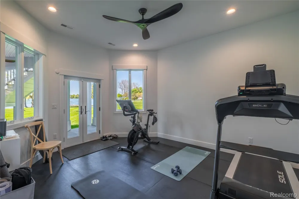 10195 Bennett Lake Road Tyrone Township, MI 48430