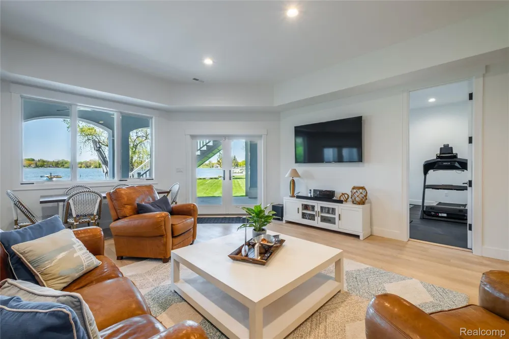 10195 Bennett Lake Road Tyrone Township, MI 48430