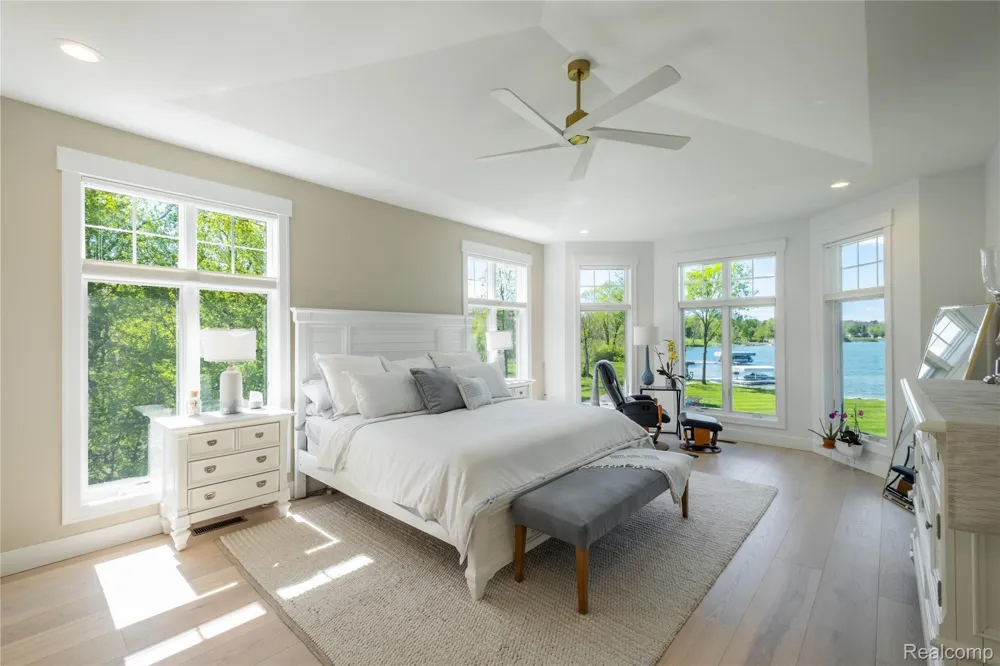 10195 Bennett Lake Road Tyrone Township, MI 48430