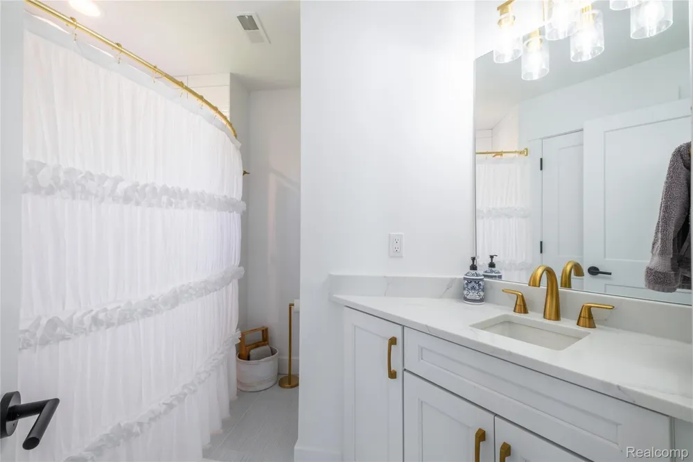 10195 Bennett Lake Road Tyrone Township, MI 48430
