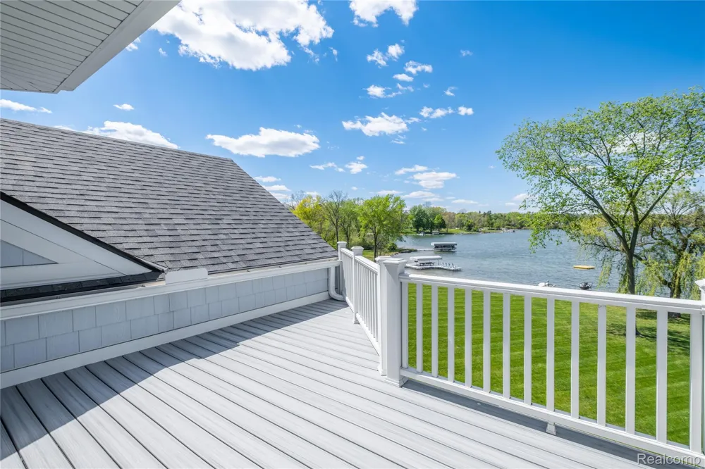 10195 Bennett Lake Road Tyrone Township, MI 48430