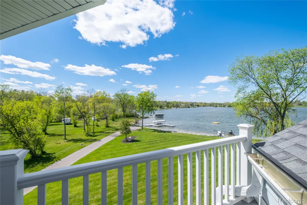 10195 Bennett Lake Road Tyrone Township, MI 48430