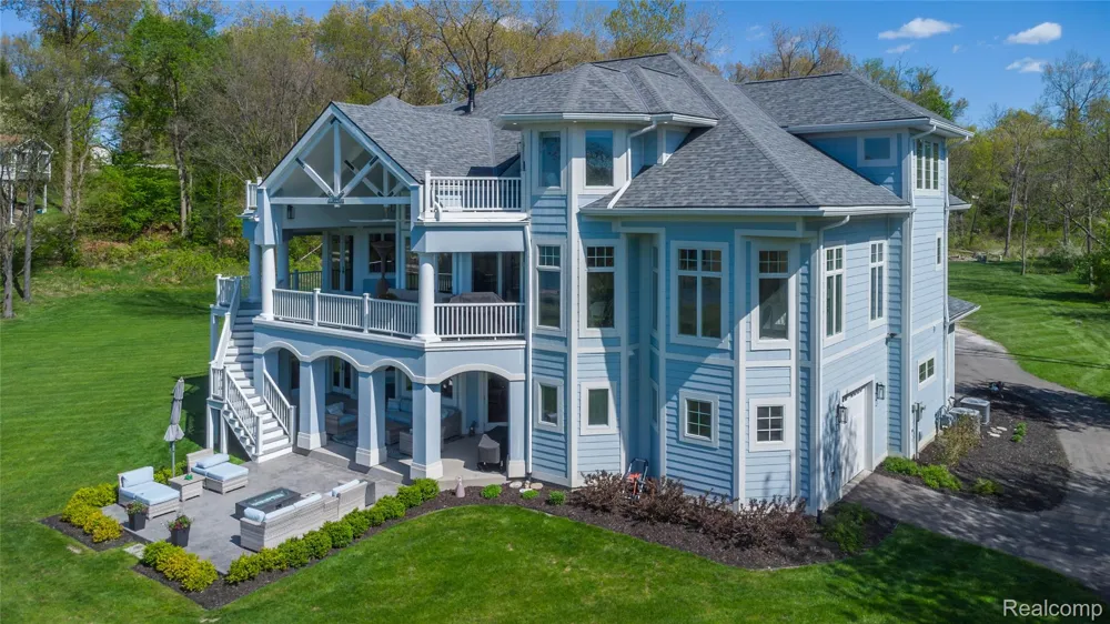 10195 Bennett Lake Road Tyrone Township, MI 48430