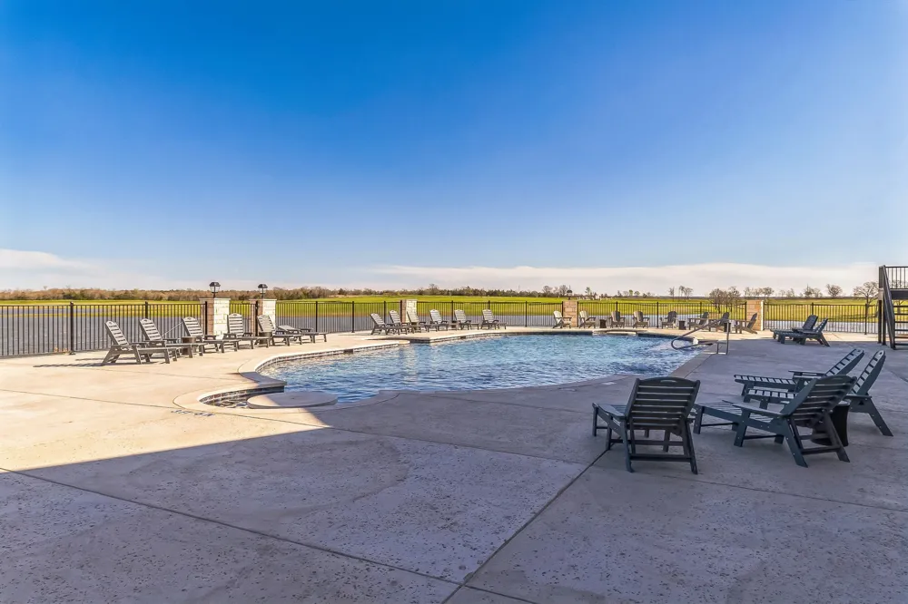 220 Lakeshore Lane Windom, TX 75492
