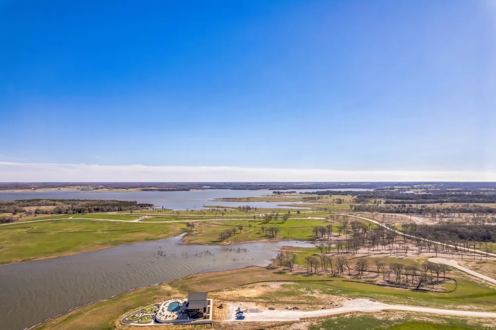 220 Lakeshore Lane Windom, TX 75492