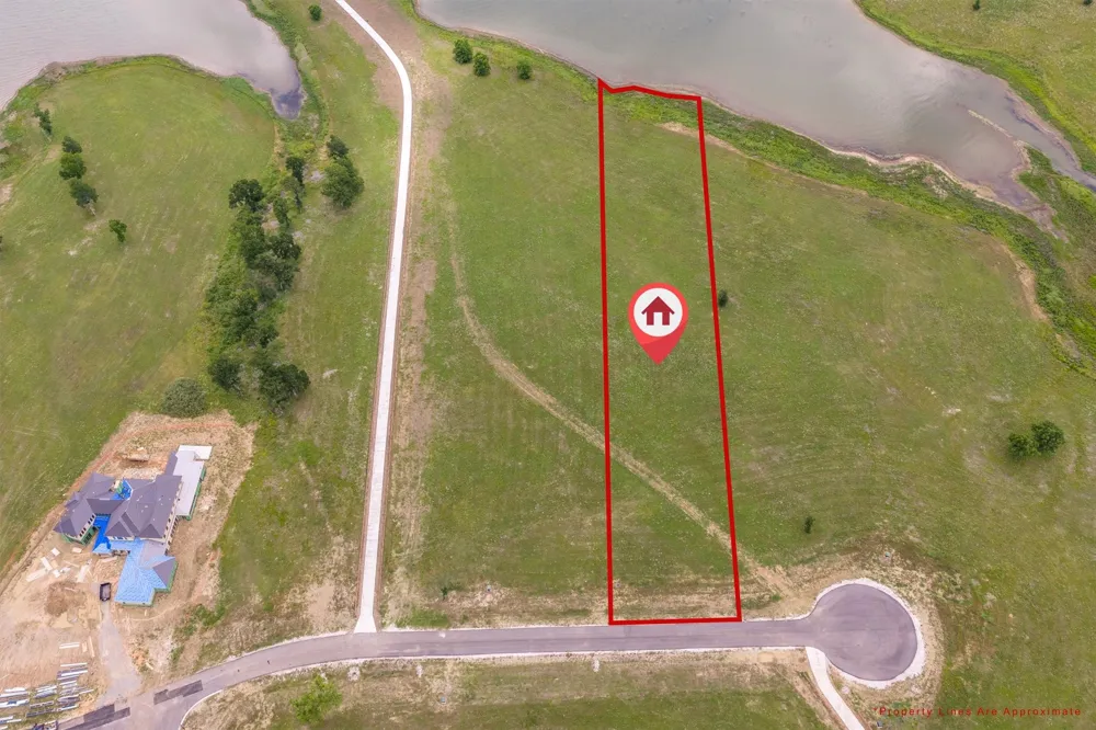 220 Lakeshore Lane Windom, TX 75492