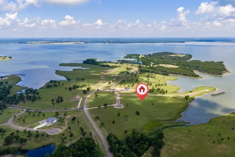 220 Lakeshore Lane