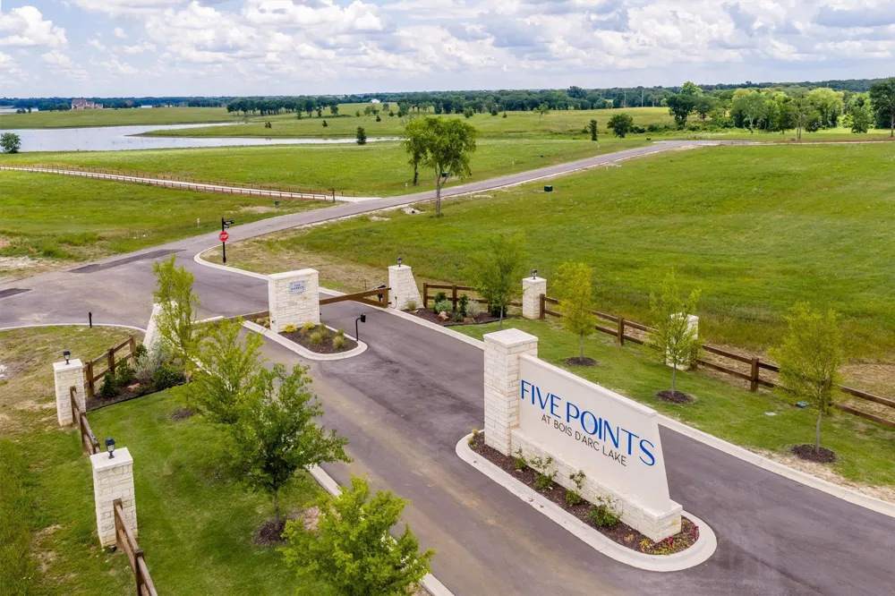 220 Lakeshore Lane Windom, TX 75492