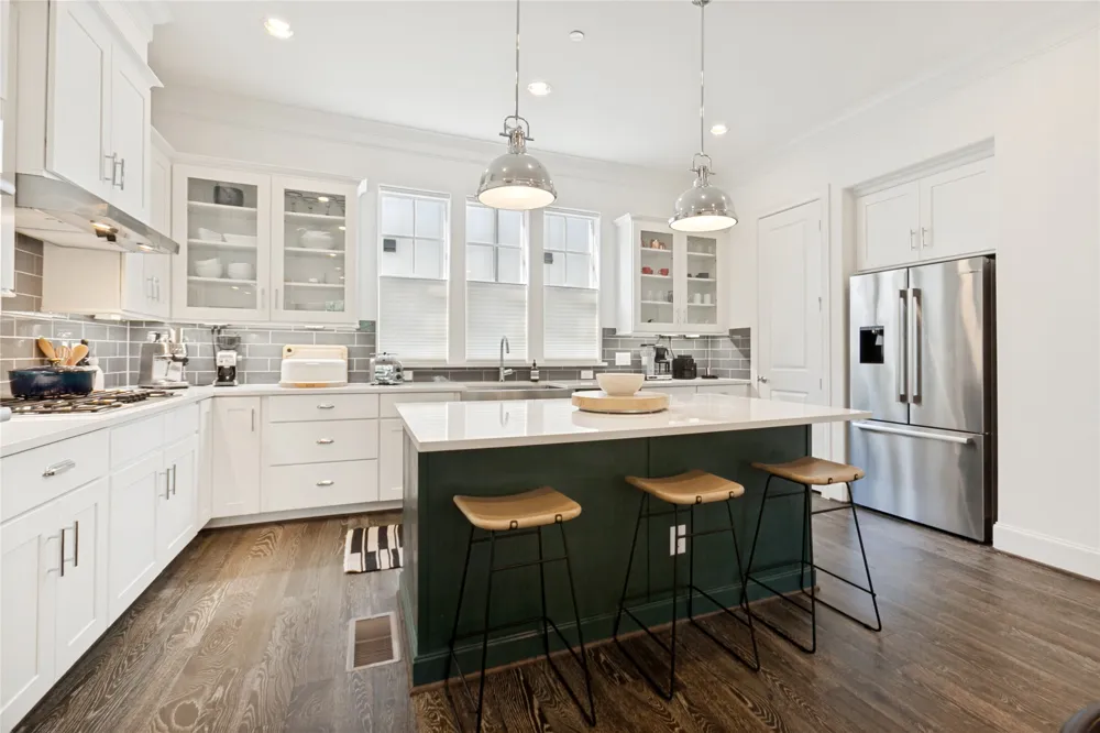 7333 Valley View Lane #604 Dallas, TX 75240