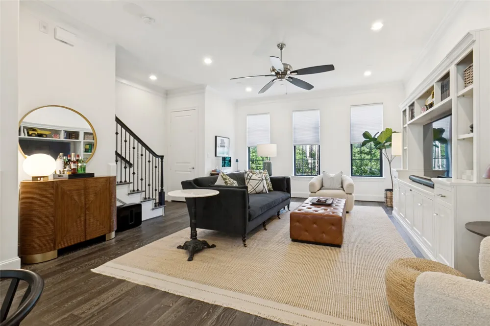 7333 Valley View Lane #604 Dallas, TX 75240