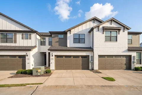 1129 Rusk Way