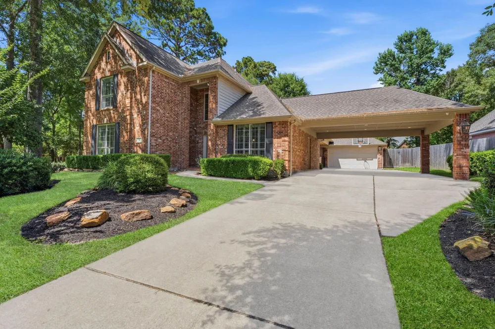 26 Shady Pond Place The Woodlands, TX 77382