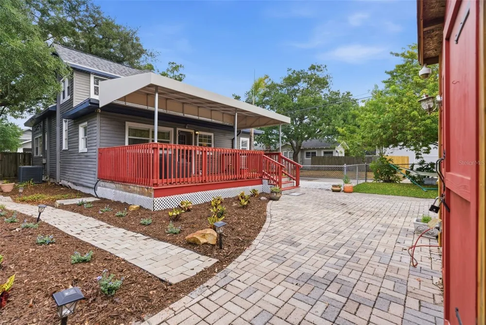 3017 WOODROW AVENUE Tampa, FL 33603