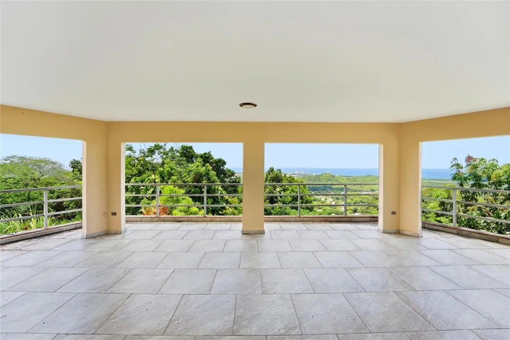 988 KM 1.5 Luquillo, PR 00773