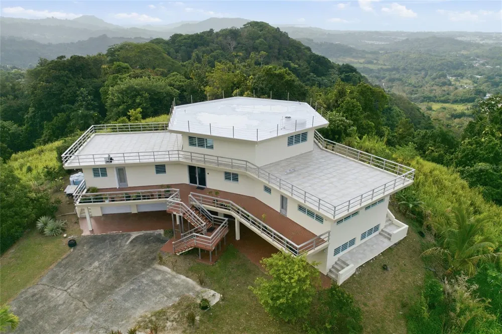 988 KM 1.5 Luquillo, PR 00773