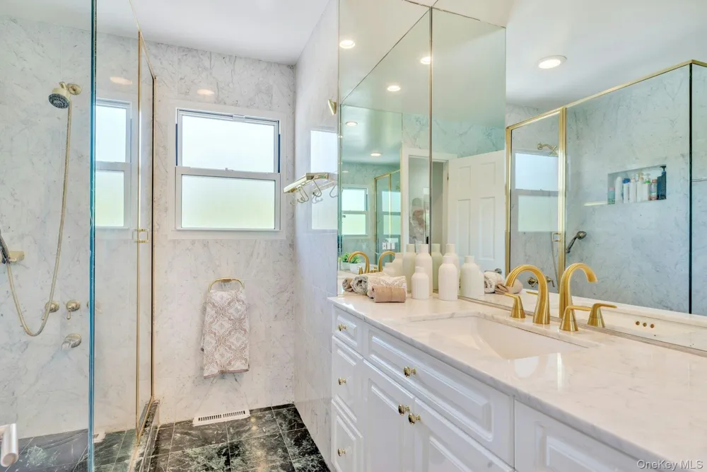 380 Clark Road Southold, NY 11971