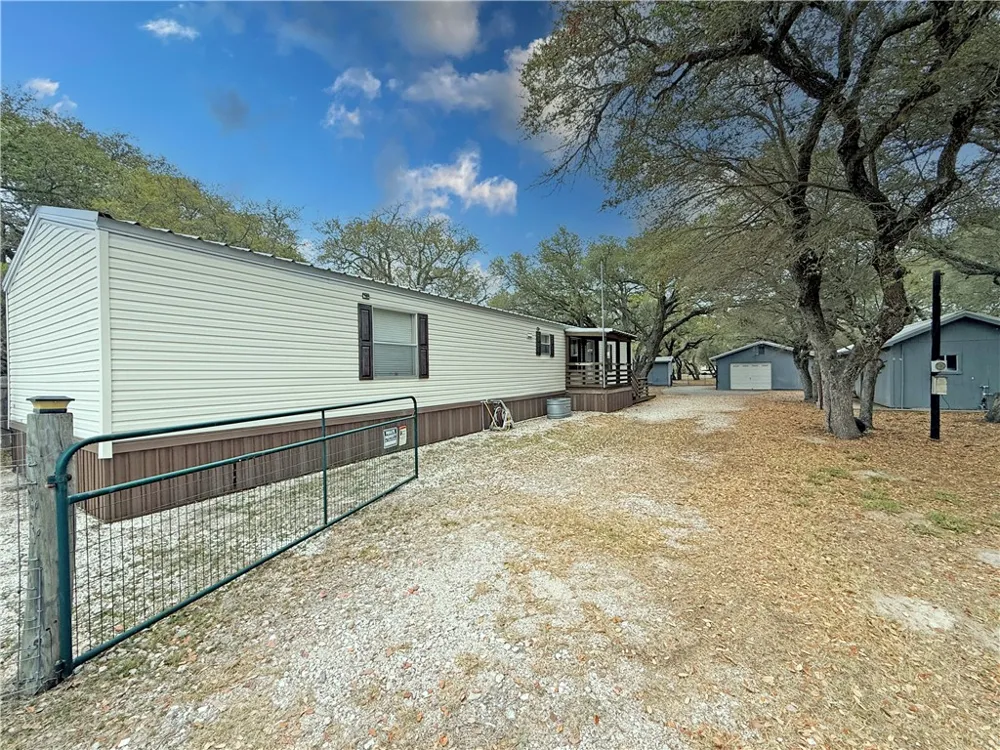 17 Farmers Circle Fulton, TX 78358