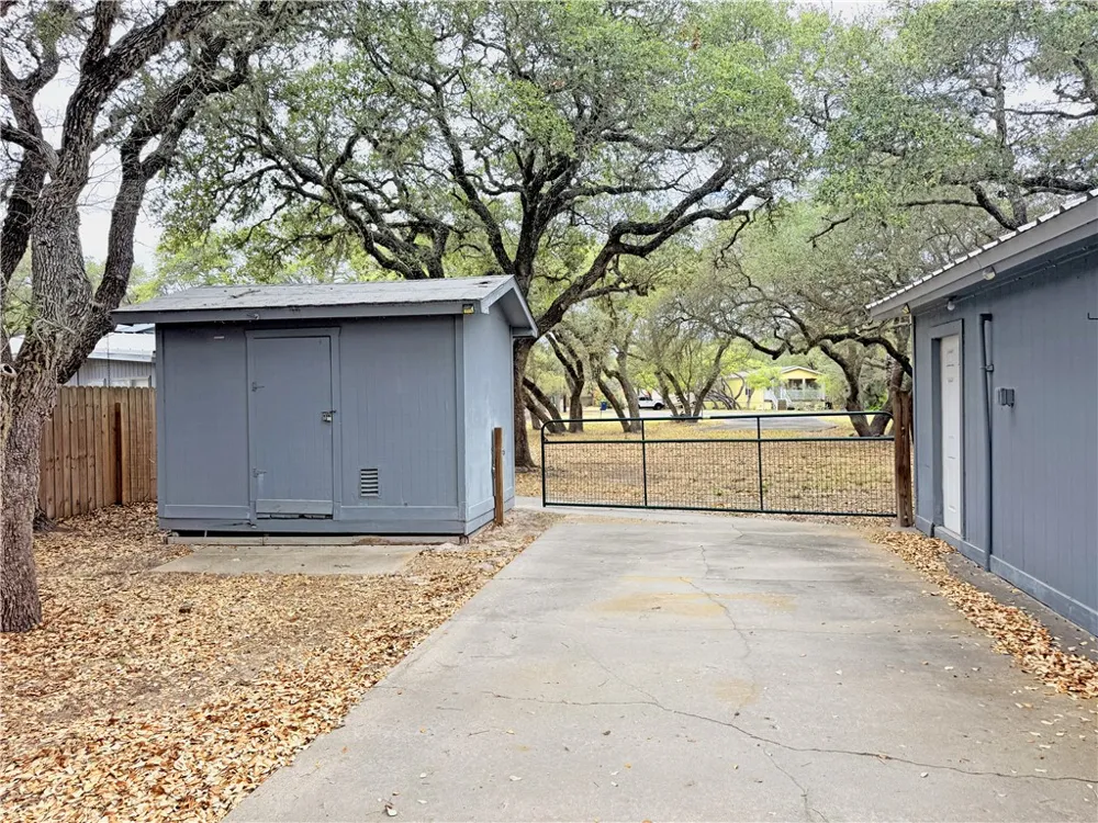 17 Farmers Circle Fulton, TX 78358