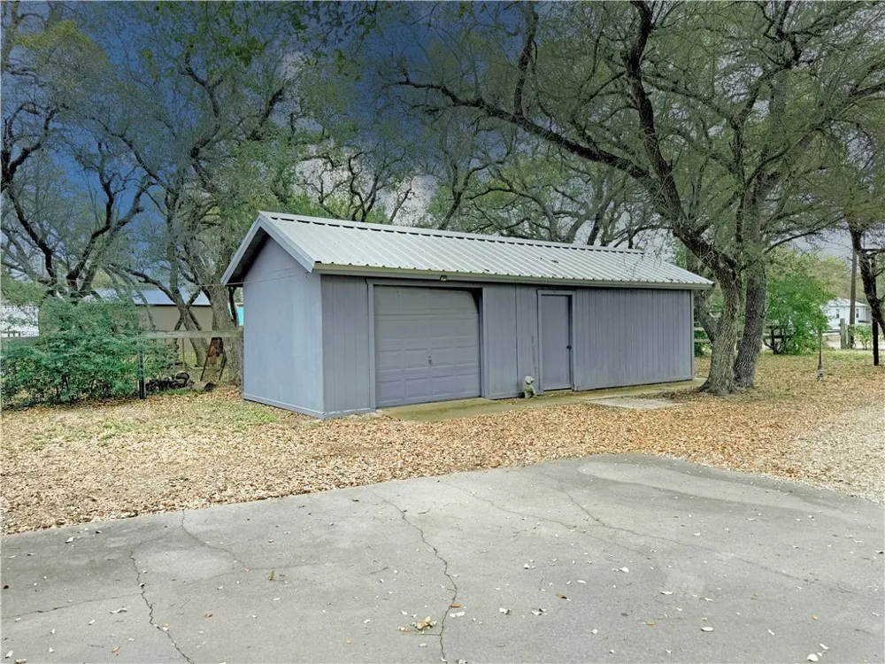 17 Farmers Circle Fulton, TX 78358