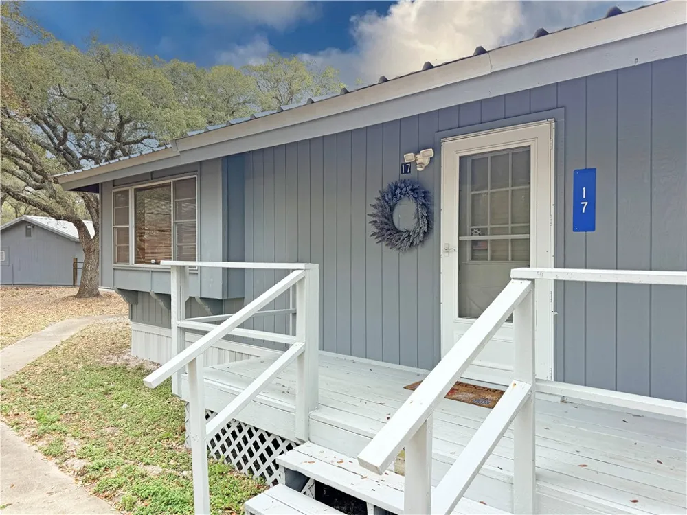 17 Farmers Circle Fulton, TX 78358