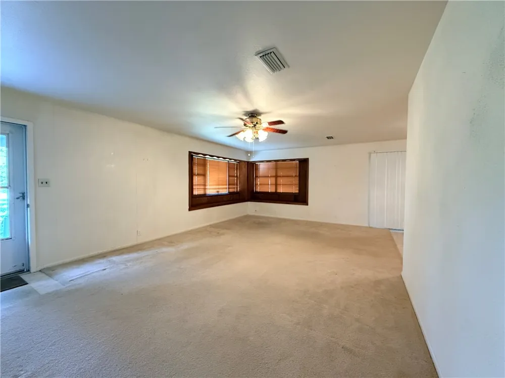 17 Farmers Circle Fulton, TX 78358