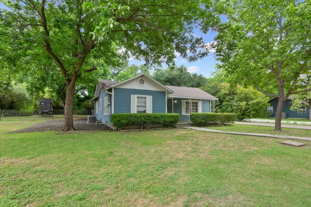 802 Avenue A Valley Mills, TX 76689