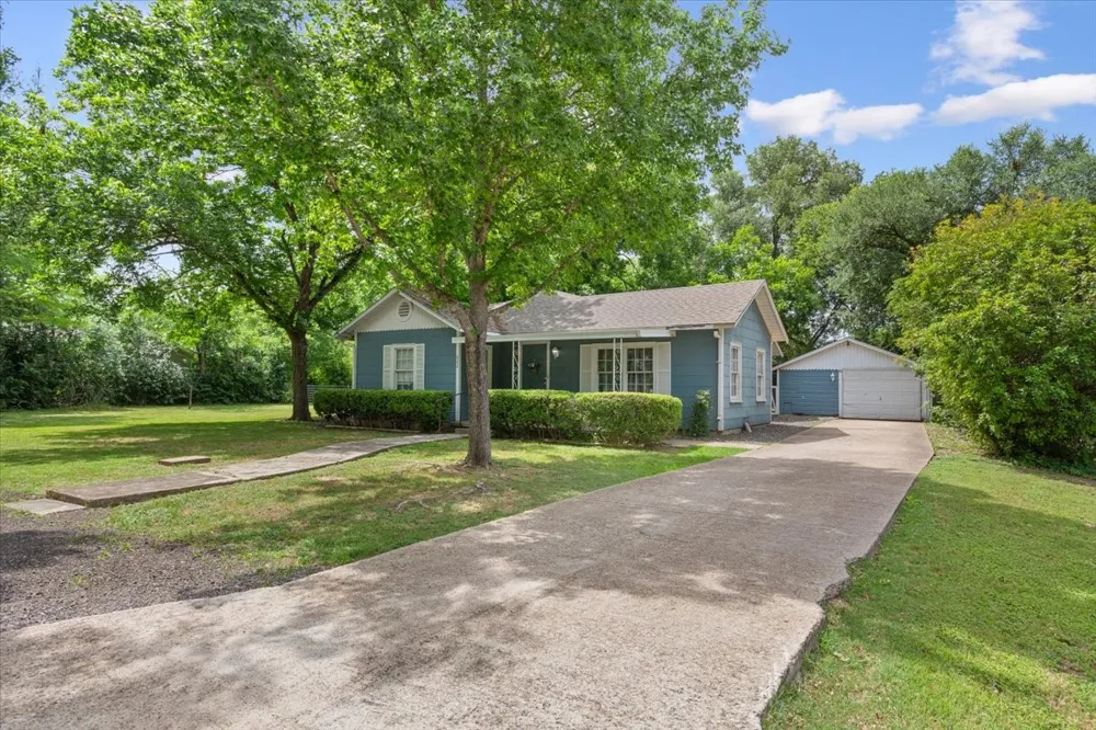 802 Avenue A Valley Mills, TX 76689