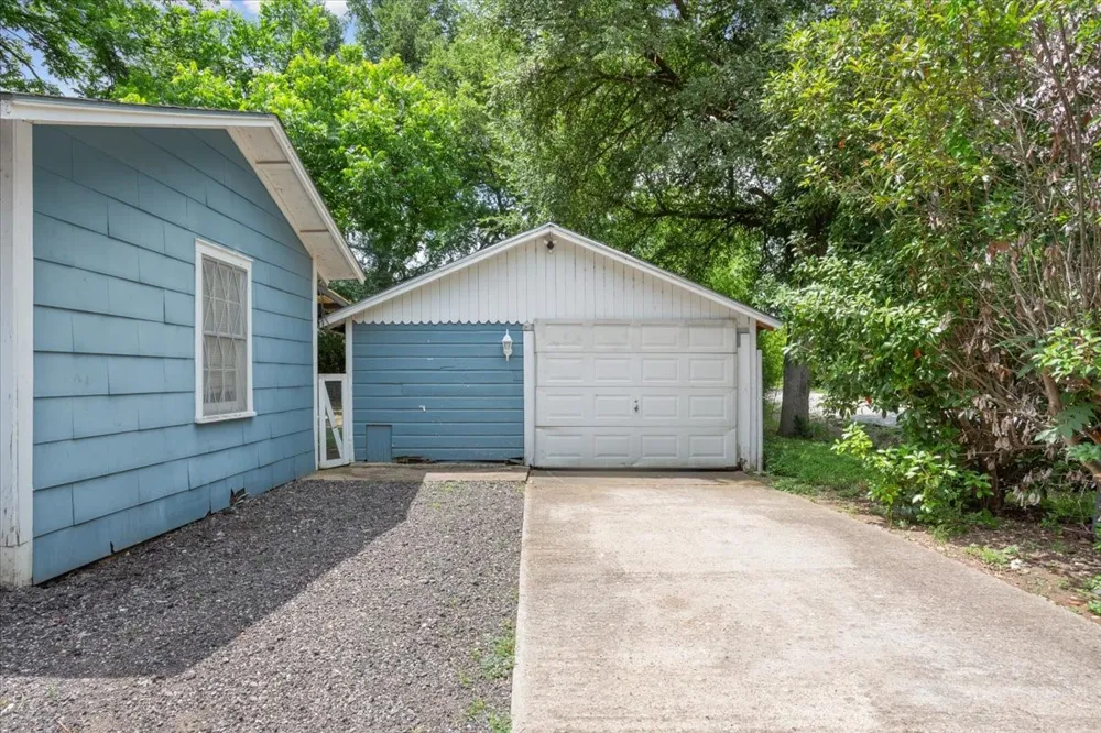 802 Avenue A Valley Mills, TX 76689