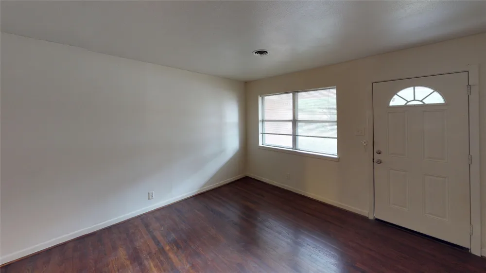 1705 Crescent Street Denton, TX 76201