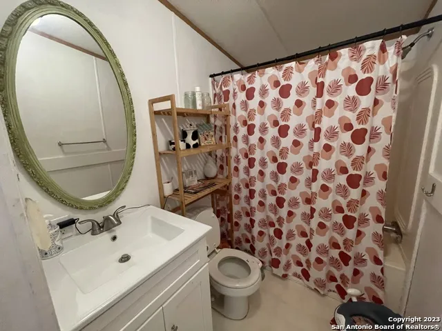 792 ALAMO BEACH RD Pipe Creek, TX 78063