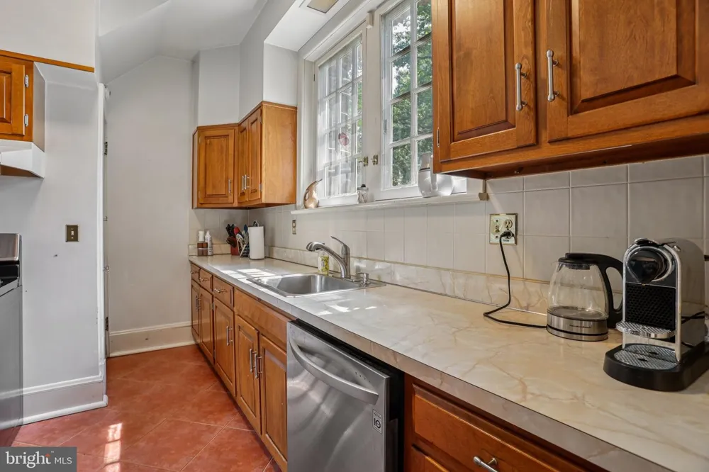 3 BELMONT CIRCLE Trenton, NJ 08618