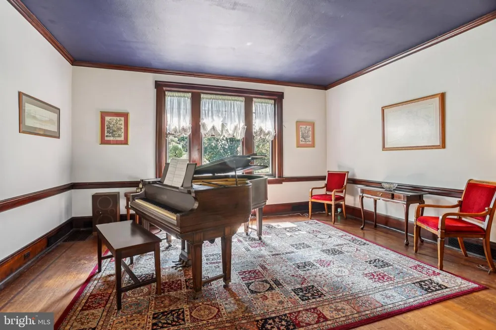 3 BELMONT CIRCLE Trenton, NJ 08618