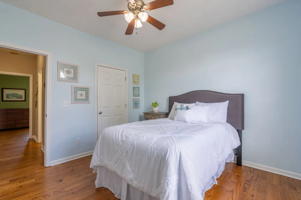 387 Center Point Dr Summertown, TN 38483
