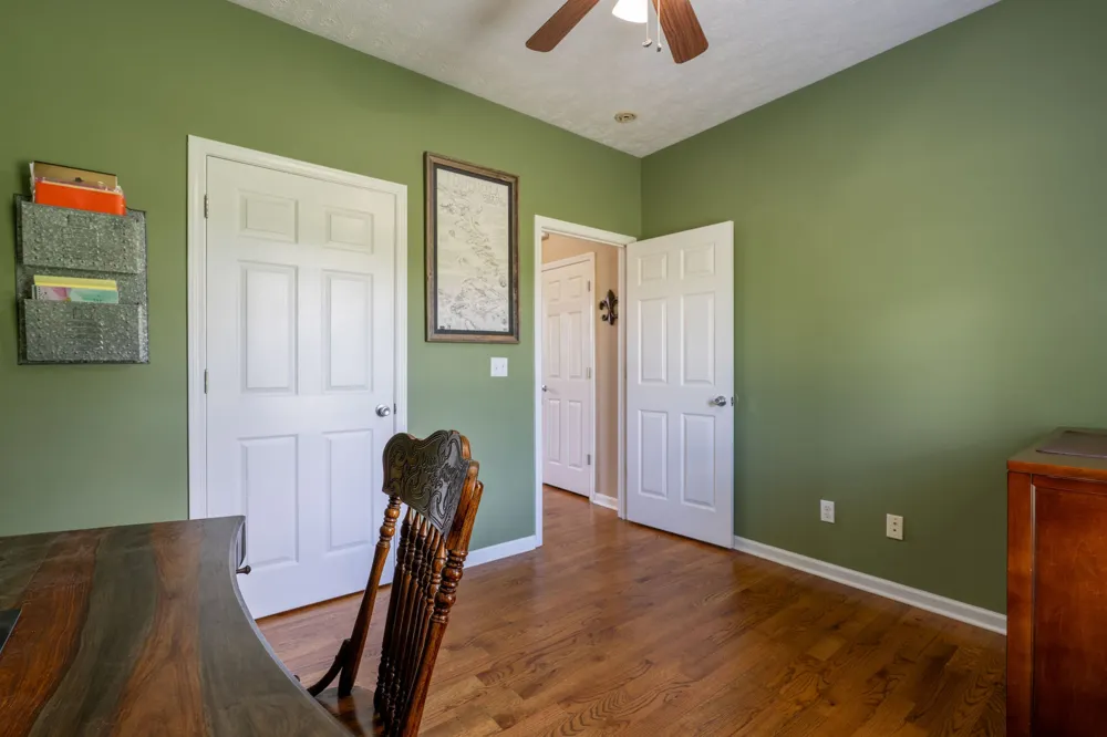 387 Center Point Dr Summertown, TN 38483