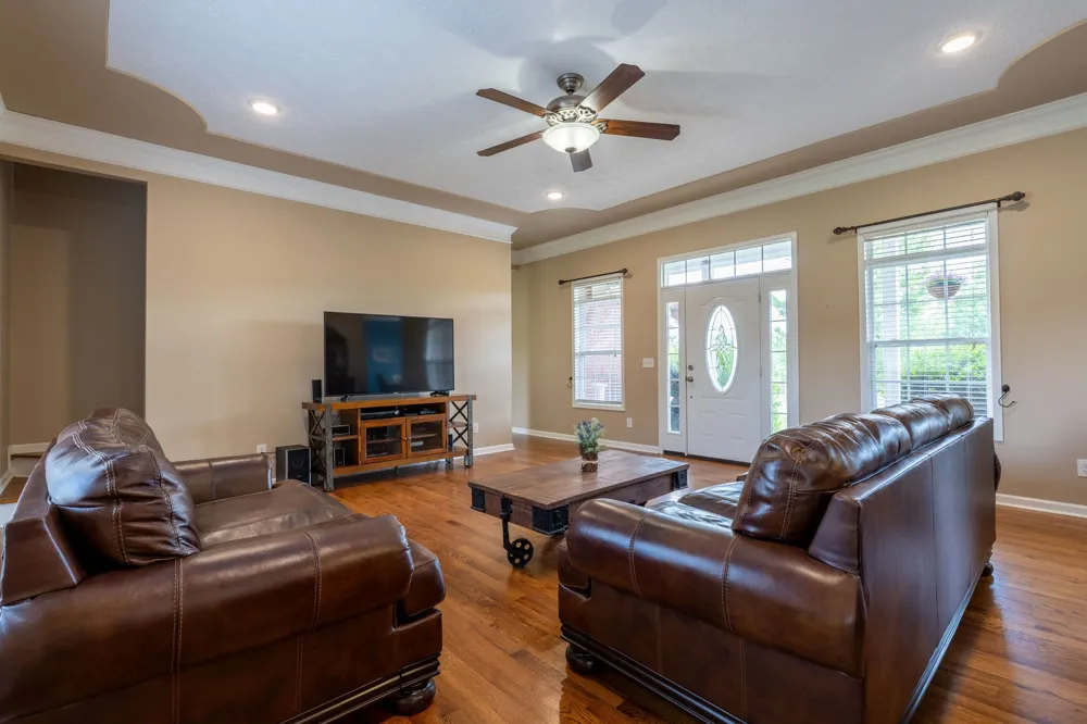 387 Center Point Dr Summertown, TN 38483