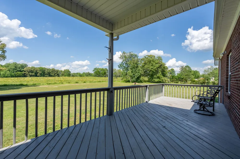 387 Center Point Dr Summertown, TN 38483