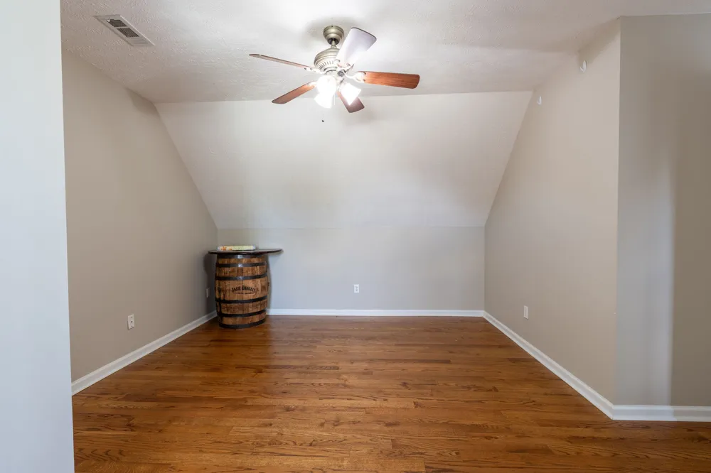 387 Center Point Dr Summertown, TN 38483