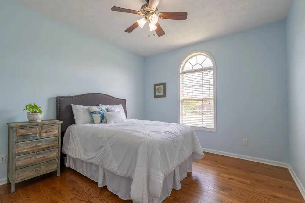 387 Center Point Dr Summertown, TN 38483