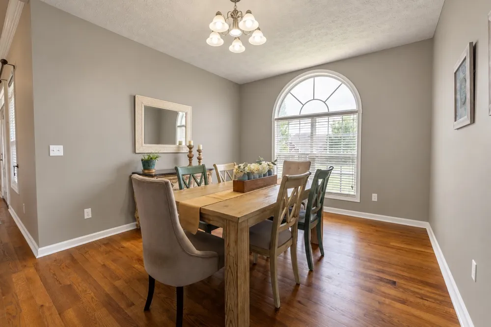 387 Center Point Dr Summertown, TN 38483
