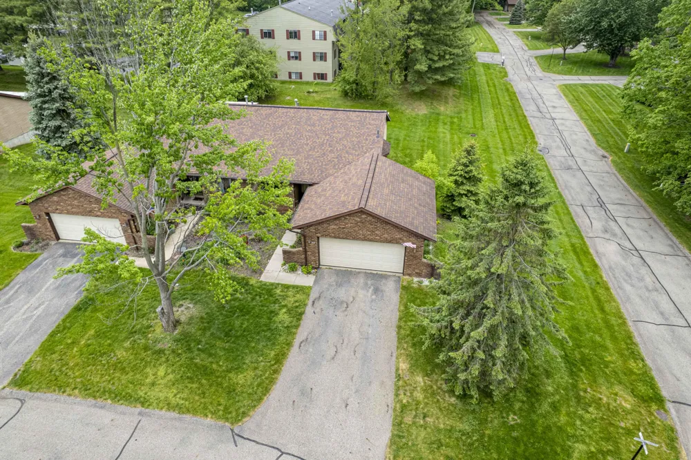 11279 Whispering Creek Drive Allendale Charter Township, MI 49401