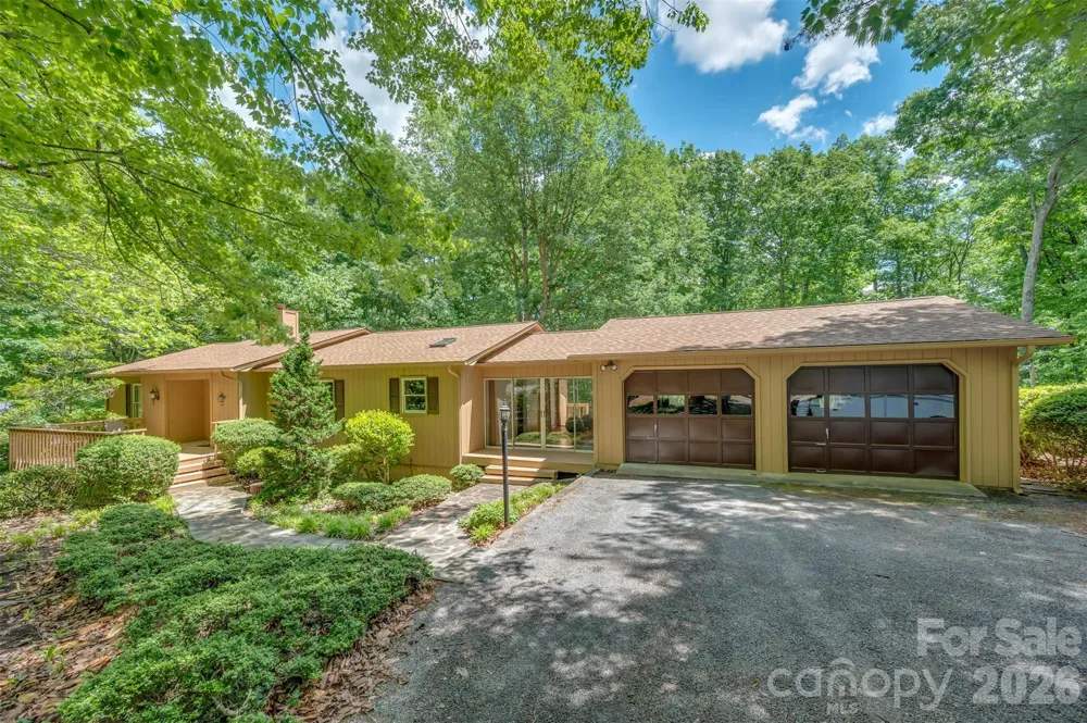 66 Oakwood Lane Columbus, NC 28722