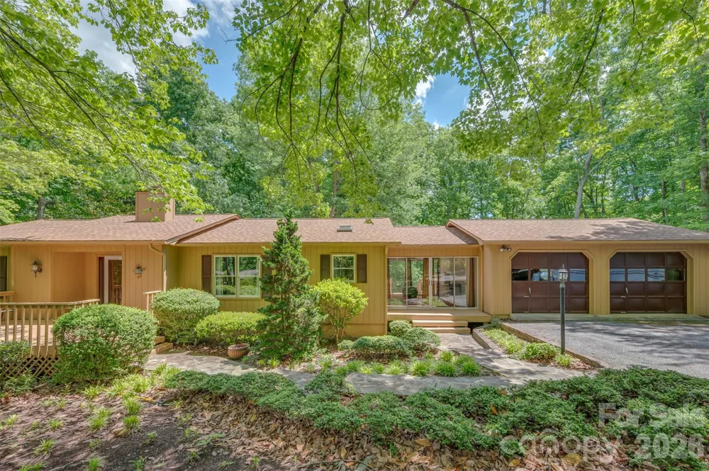 66 Oakwood Lane Columbus, NC 28722