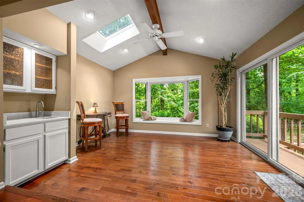 66 Oakwood Lane Columbus, NC 28722