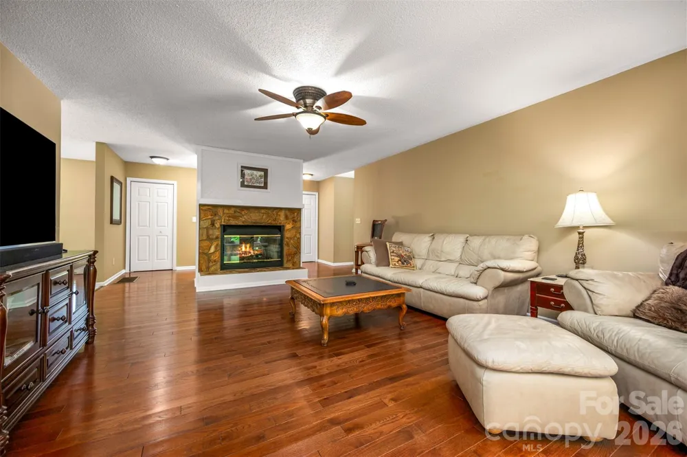 66 Oakwood Lane Columbus, NC 28722