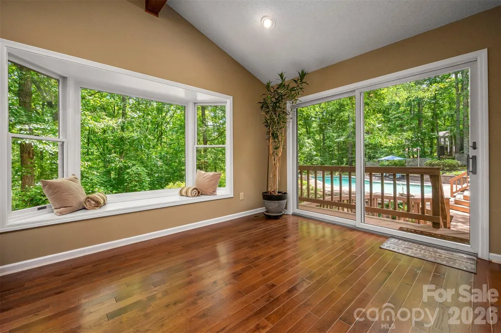 66 Oakwood Lane Columbus, NC 28722