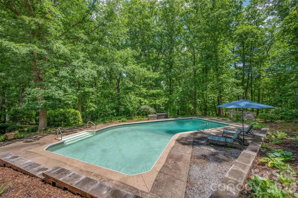 66 Oakwood Lane Columbus, NC 28722