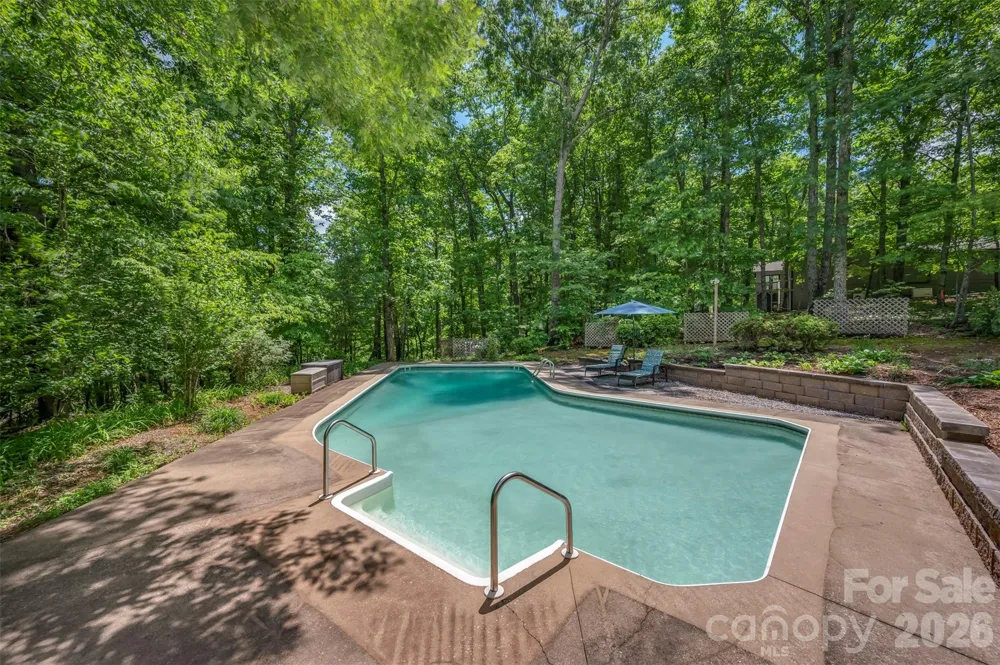66 Oakwood Lane Columbus, NC 28722