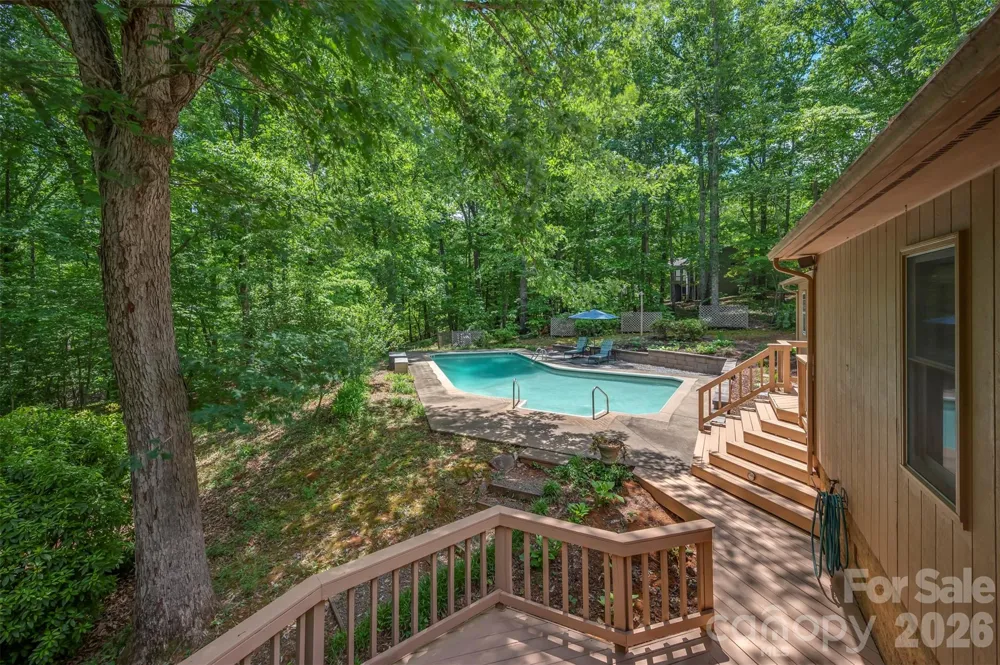 66 Oakwood Lane Columbus, NC 28722