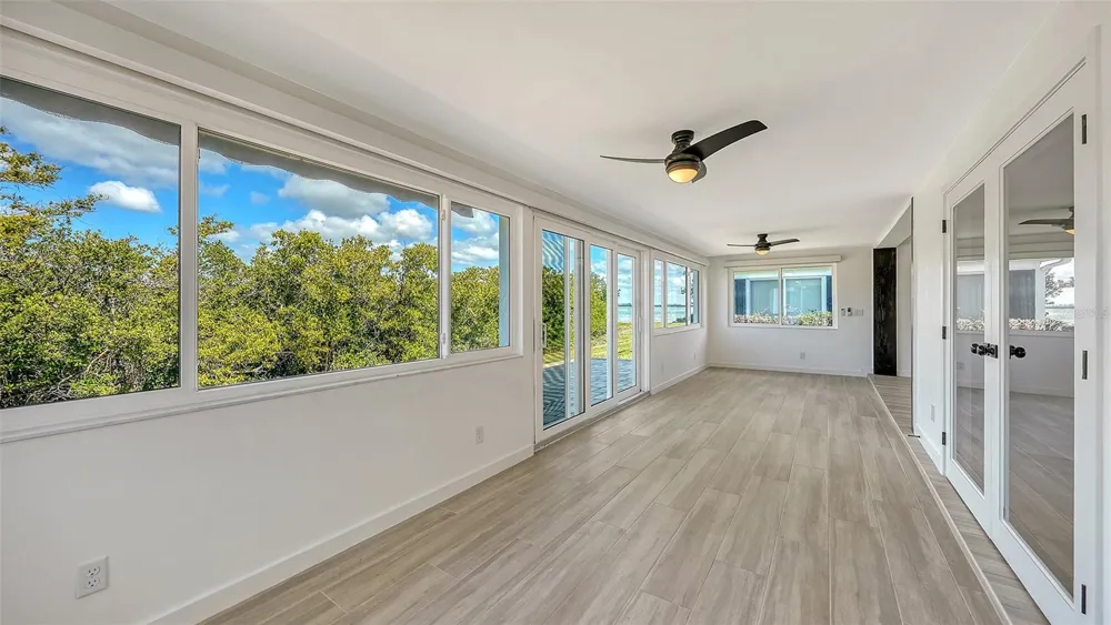 909 SPANISH DRIVE Longboat Key, FL 34228